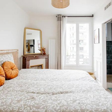 Charmant Appartement Cosy A Suresnes Bagian luar foto