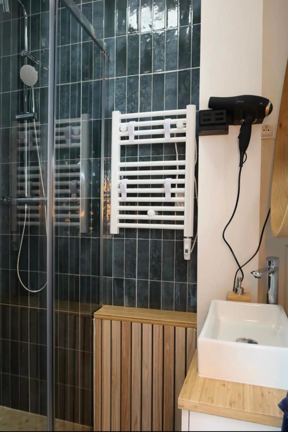 Charmant Appartement Cosy A Suresnes Bagian luar foto